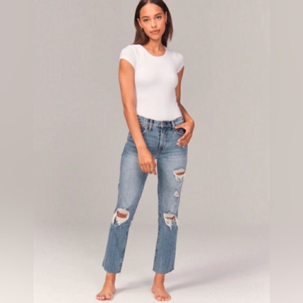 Abercrombie & Fitch Boyfriend Mid-Rise Jeans Distressed Cropped Denim 26/2 Short